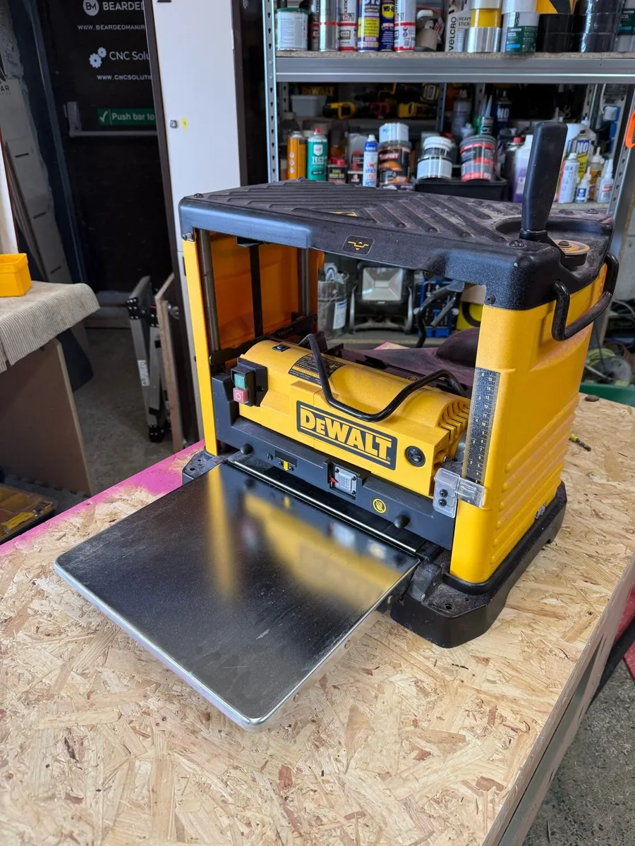 Dewalt DW733 Thicknesser - Image 3