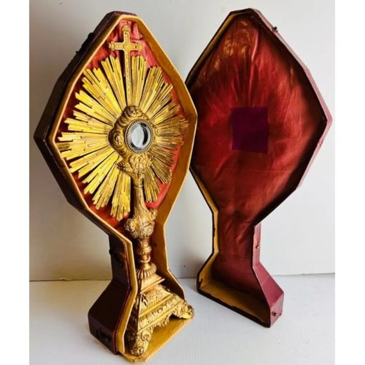 Antique and Collectibles Auction  June 3 at 5.30pm - Image 1