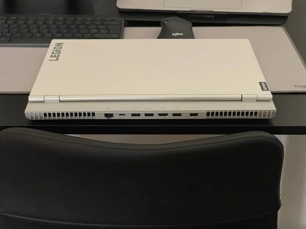 Laptop - Image 3
