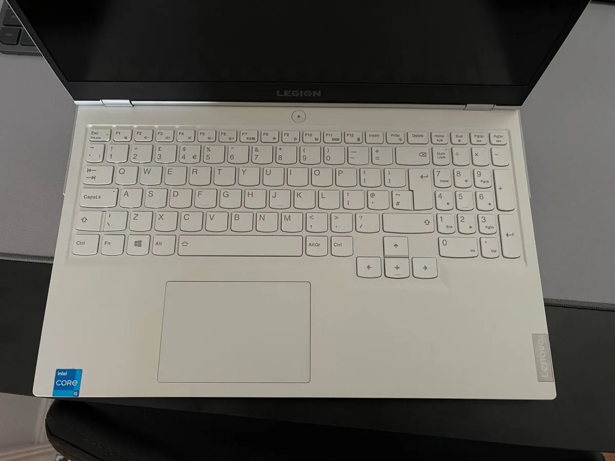Laptop - Image 4