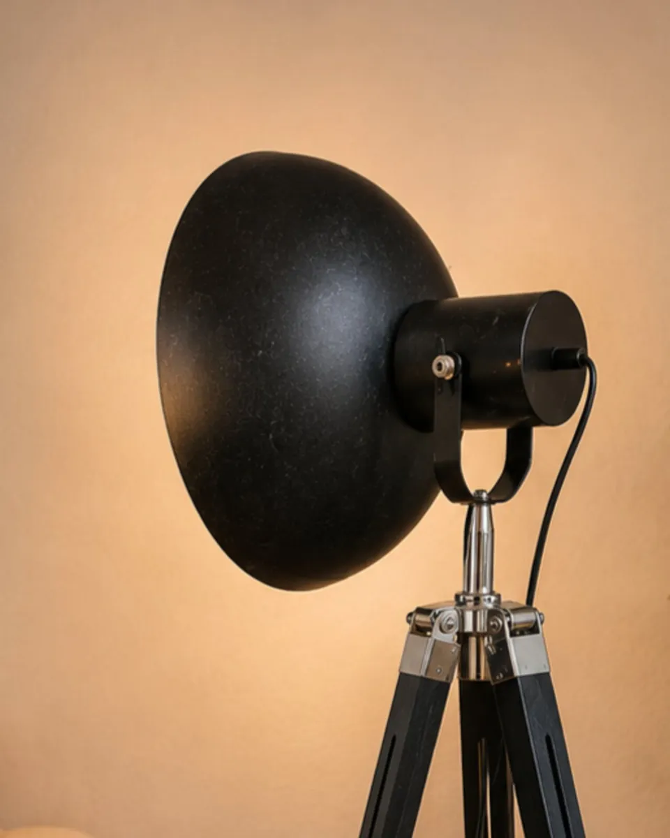 Modern Tripod Floor Lamp – Industrial Style - Image 4