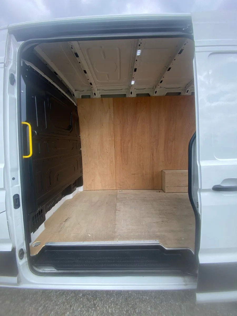 2024 D-REG VW CRAFTER MWB HIGHLINE - Image 3