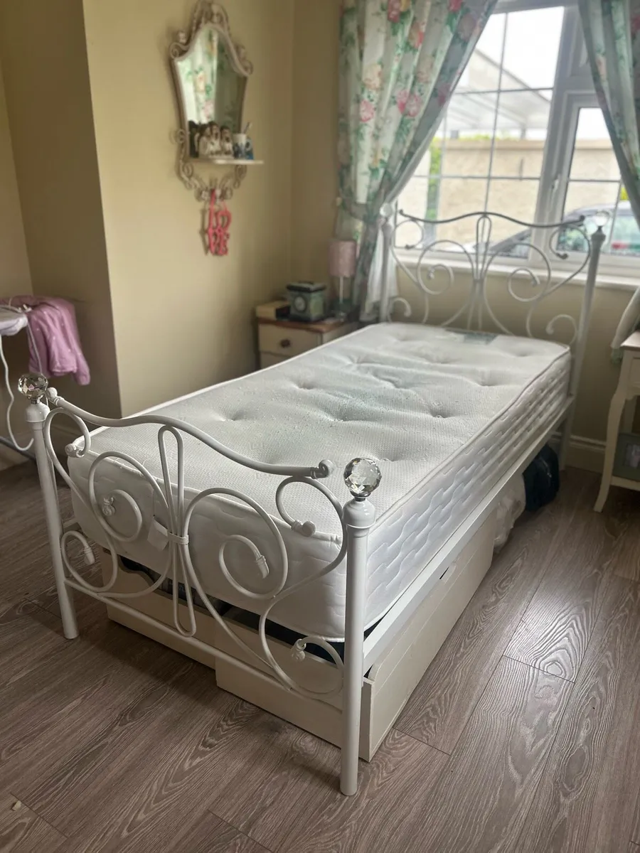 Single bed - Image 4