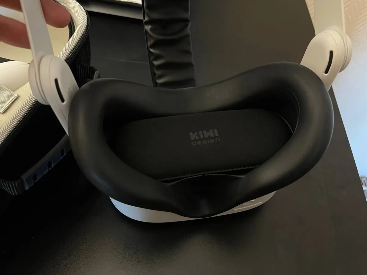 Meta Quest 3S VR headset - Image 1