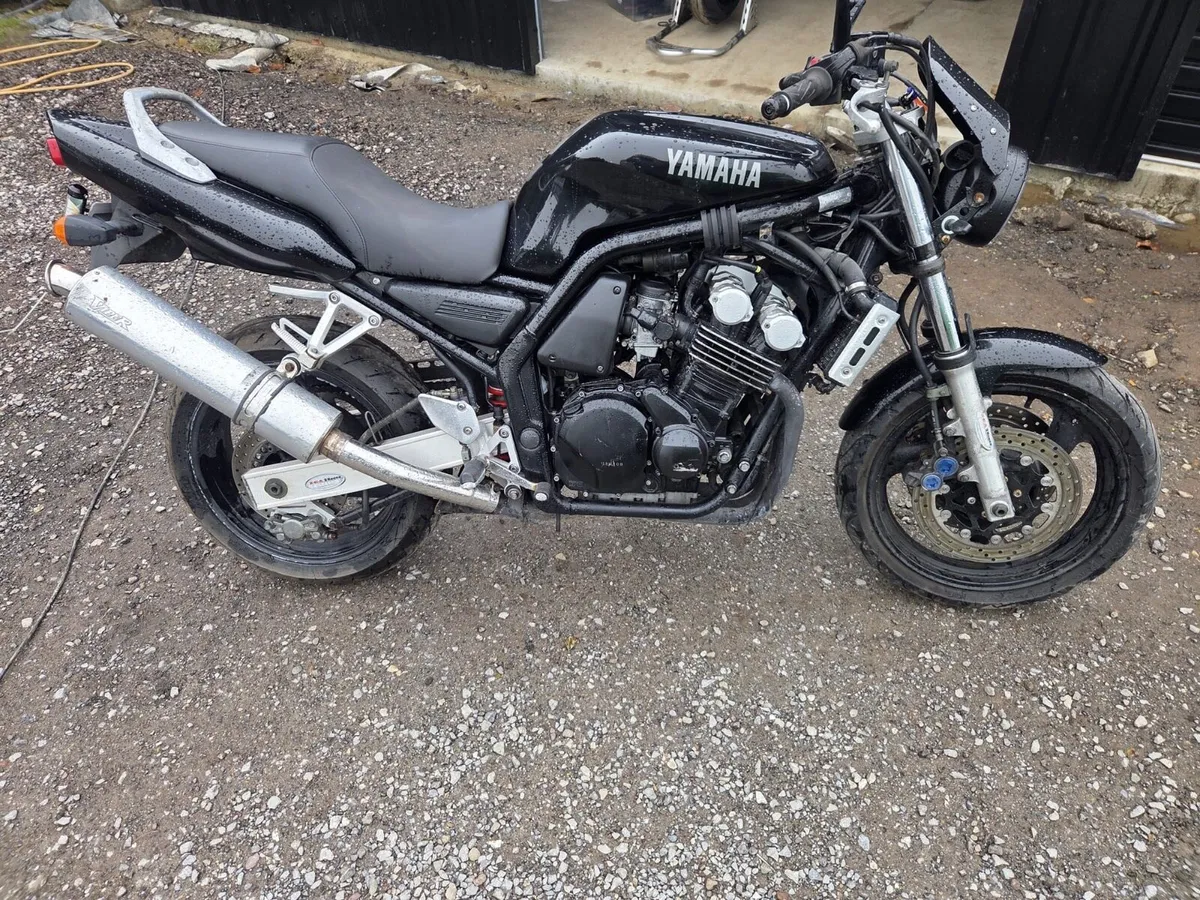 YAMAHA FAZER 600 - Image 4