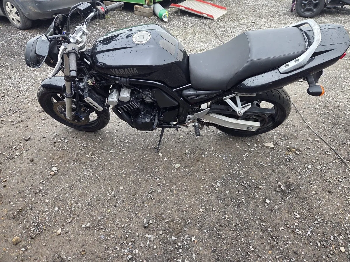 YAMAHA FAZER 600 - Image 3