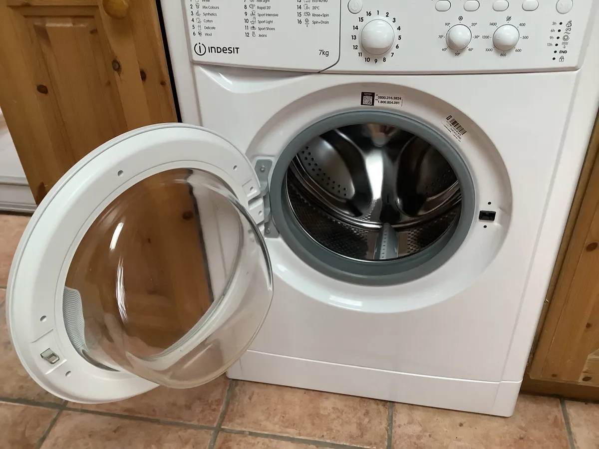 Indesit Washing machine - Image 2