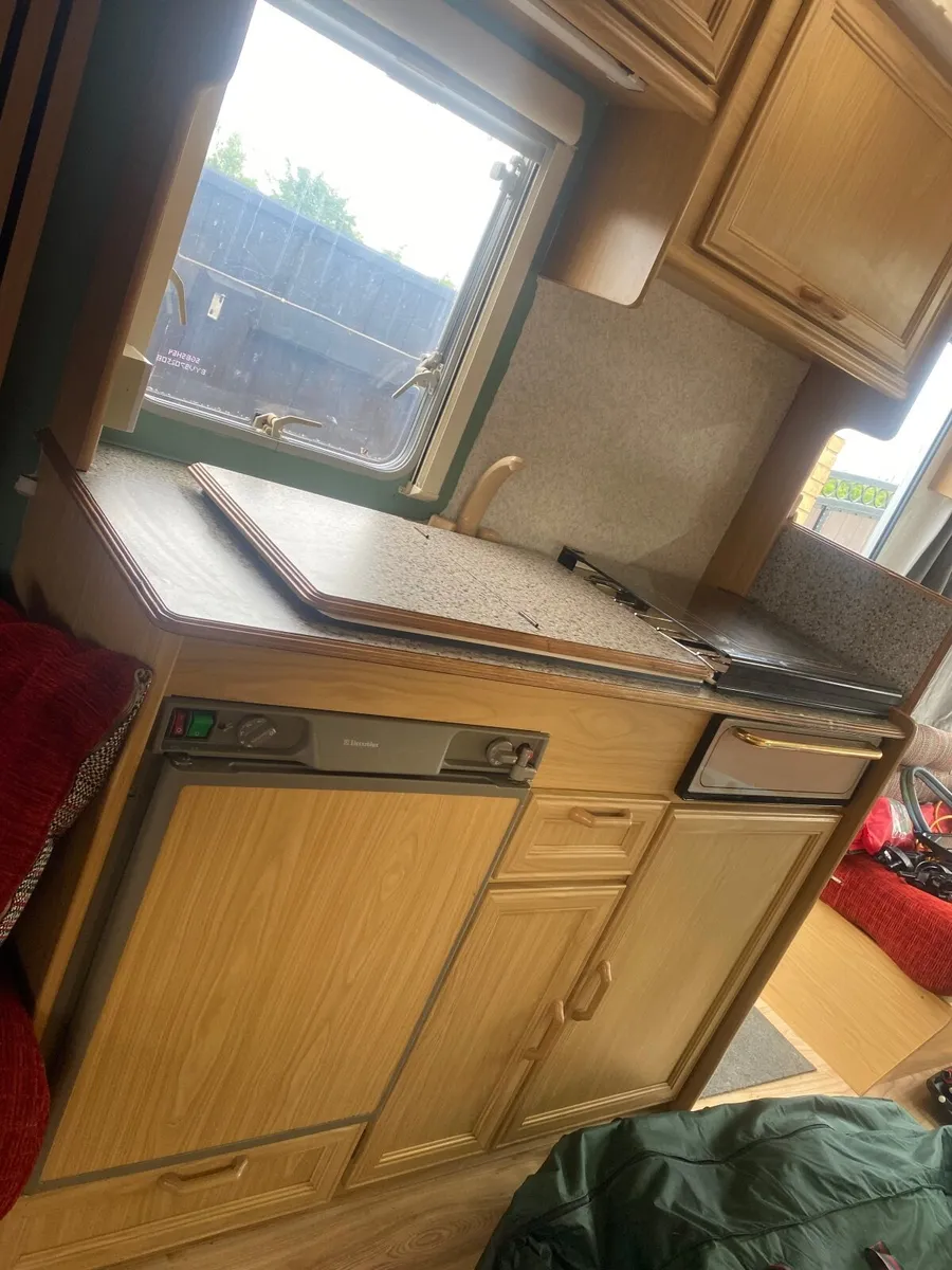 Caravan - Image 4