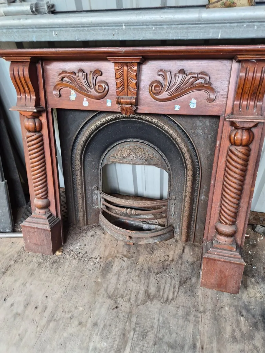 Fireplaces, doors, tiles, Steel acrow, cabinets. - Image 1