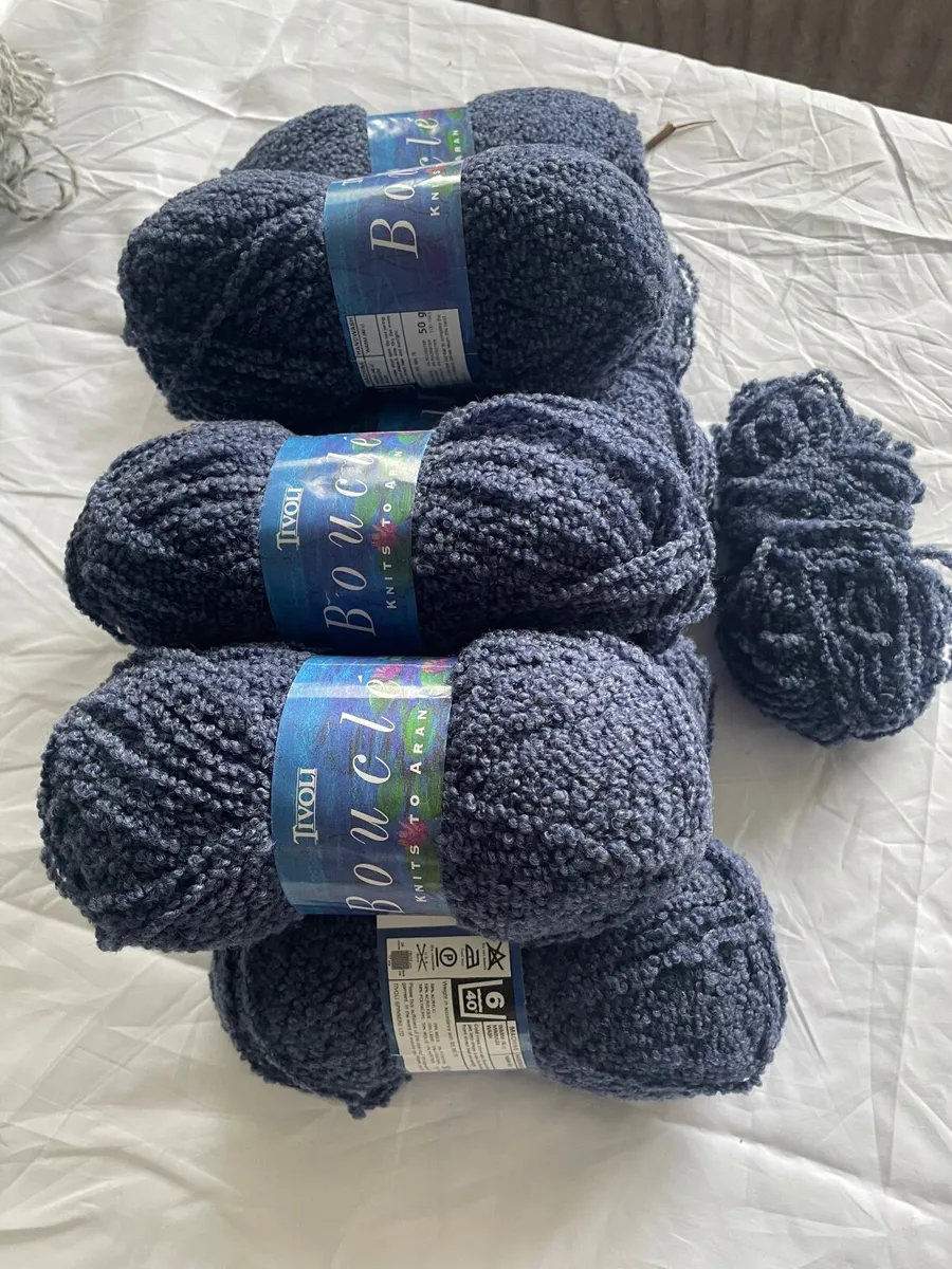 Knitting supplies - Image 1
