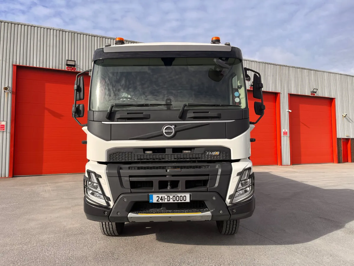 2024 Volvo FMX 420 8x4 Tipper - Image 2