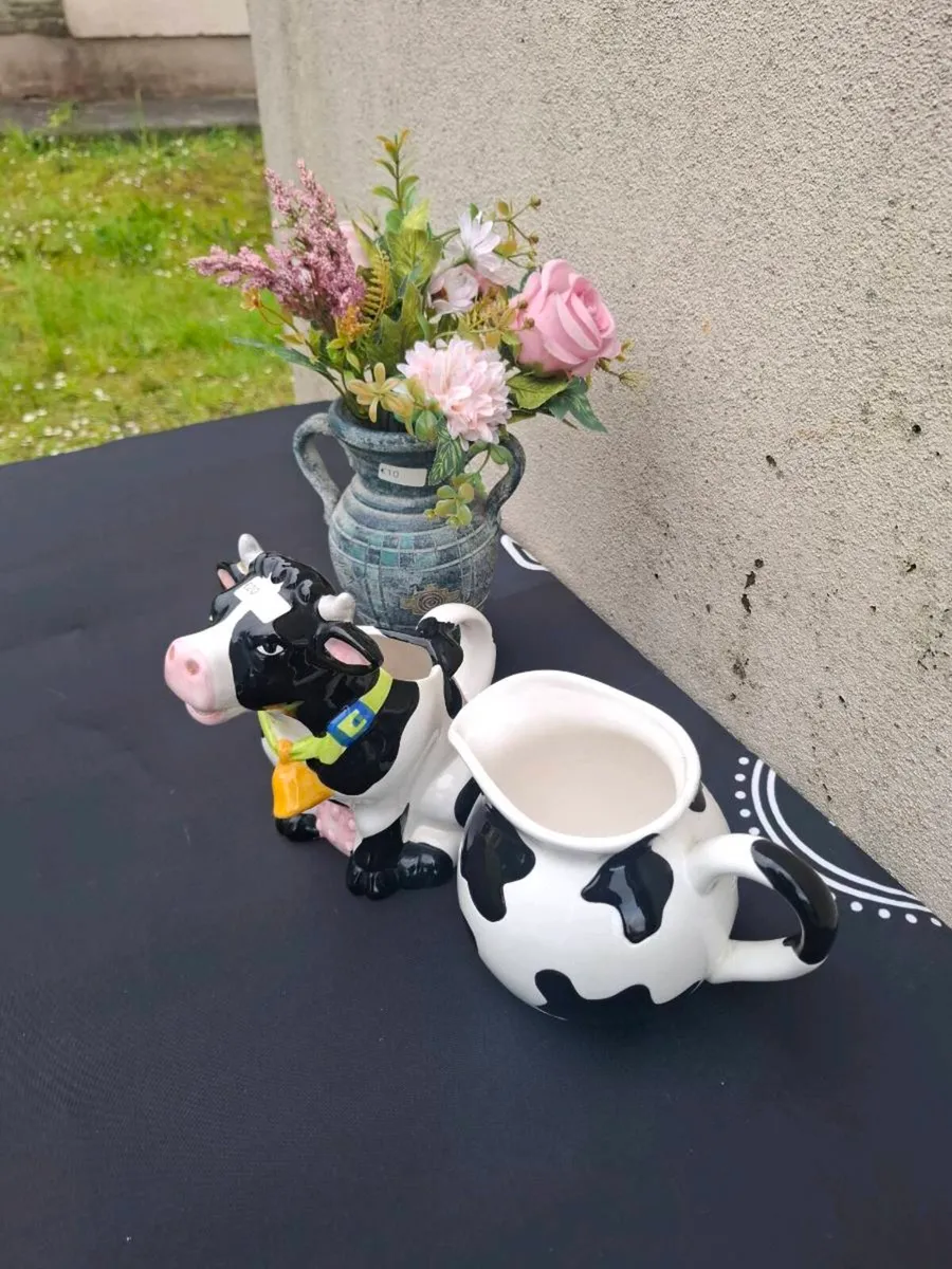 By post only 2 cows pitcher - Image 2