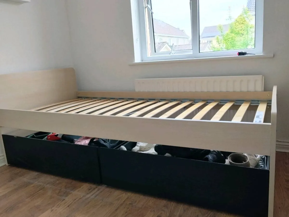 Bed with drawer storage underneath - Image 2