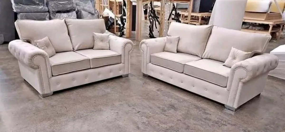 Olympia Chesterfield Scatter or Fullback Sofa - Image 4