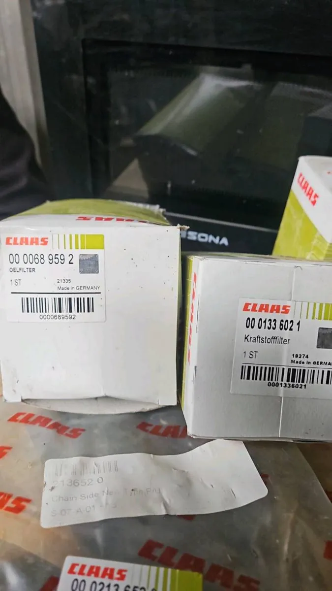 Claas 800 series 491/492 model parts - Image 3