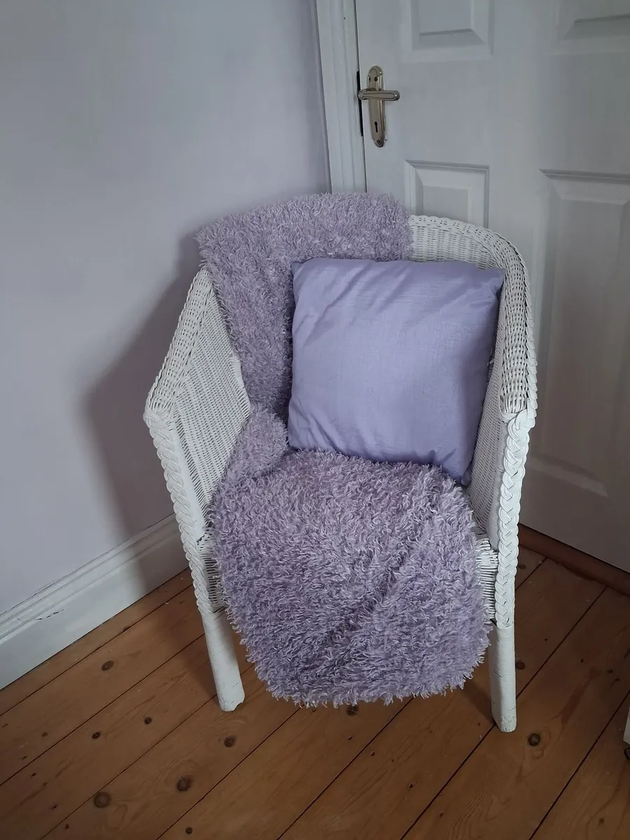 Wicker chair - Image 1