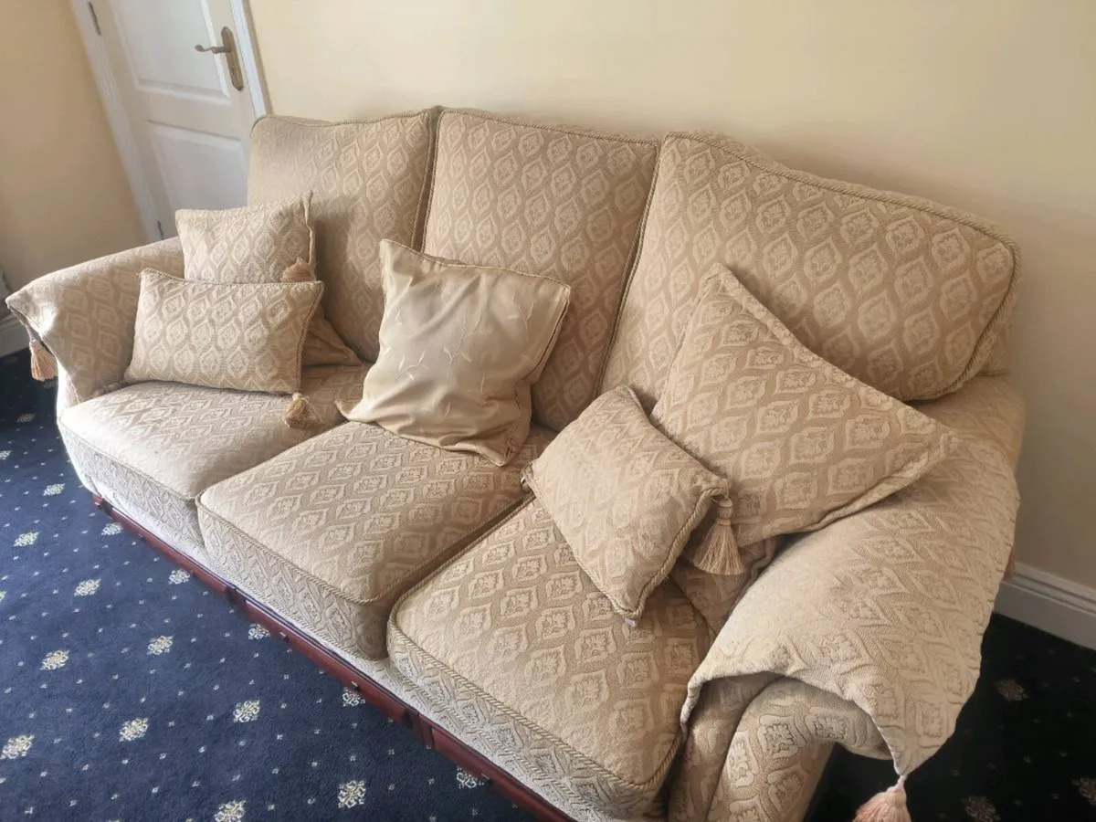 Three piece suite - Image 2