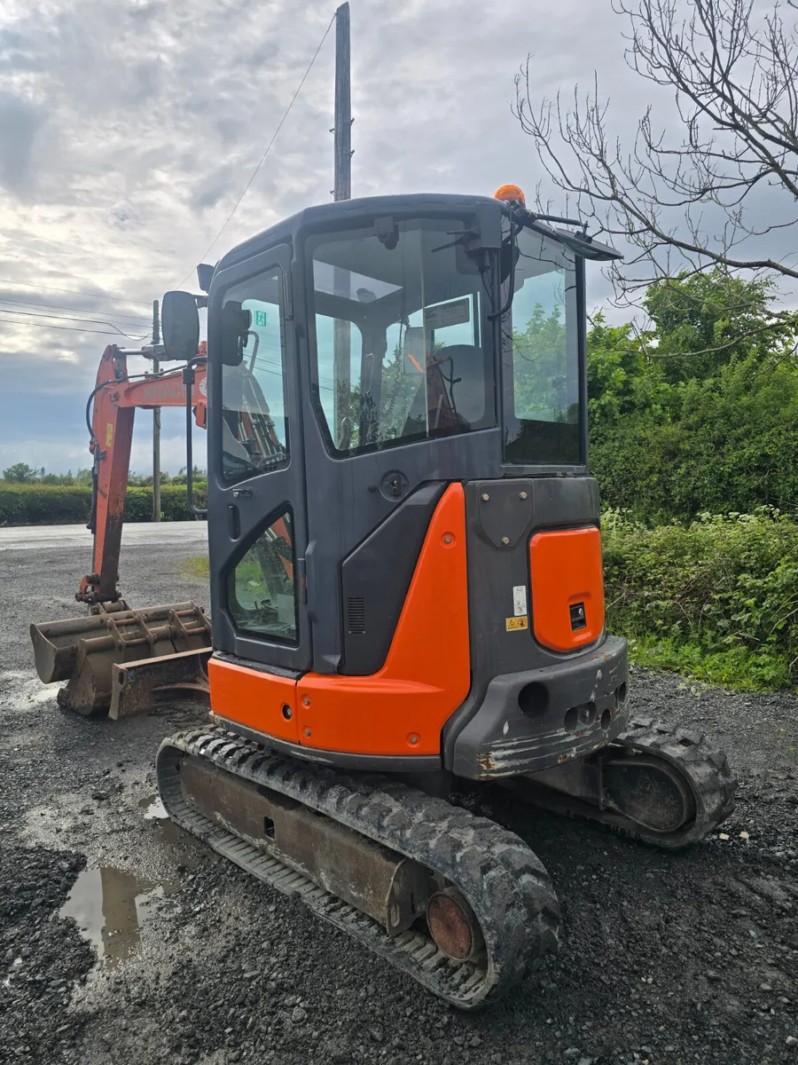 2018 Hitachi ZX33 - Image 2