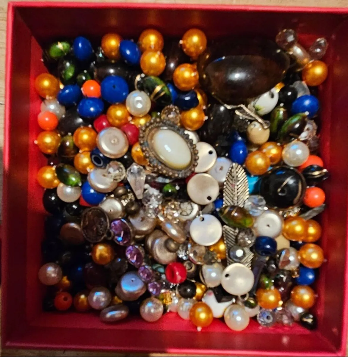 Vintage Beads and Pendants for jewellery making - Image 2