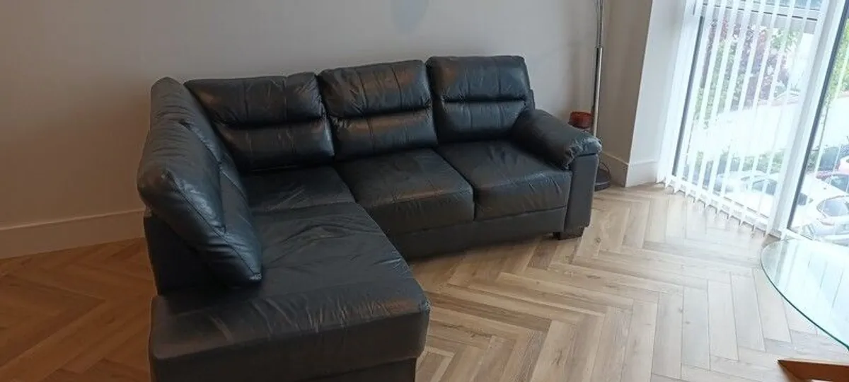 L shaped corner leather sofa - Image 3
