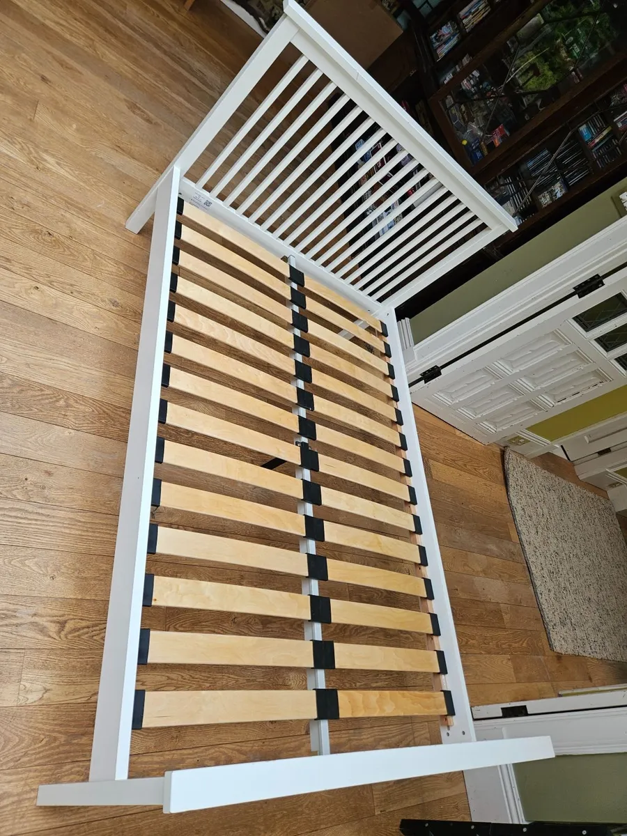 Large single bed - Image 1