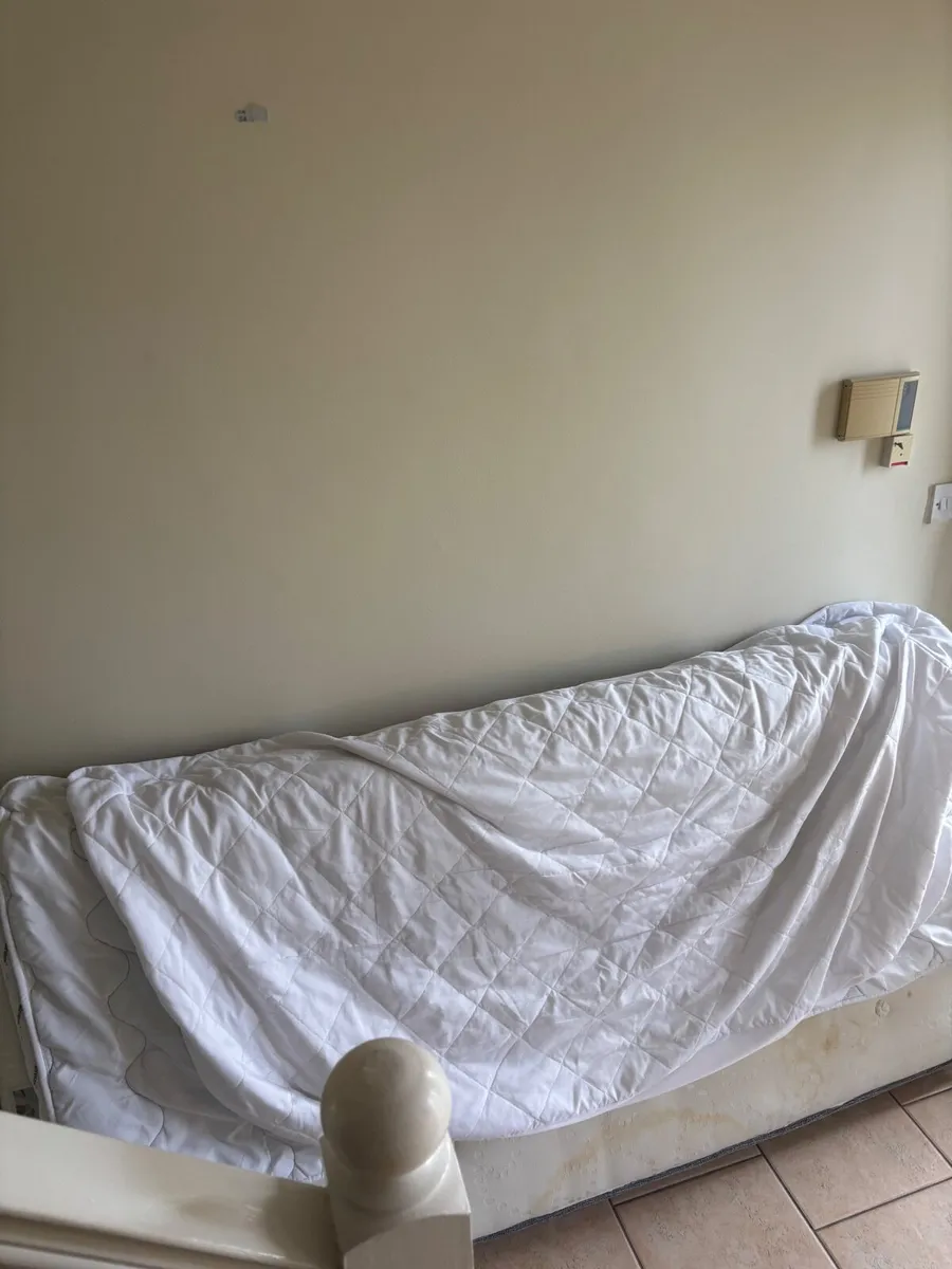 Single mattress free to collect - Image 1