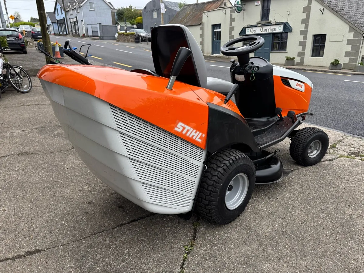 Stihl RT 5097 Ride on Tractor Lawnmower - Image 4