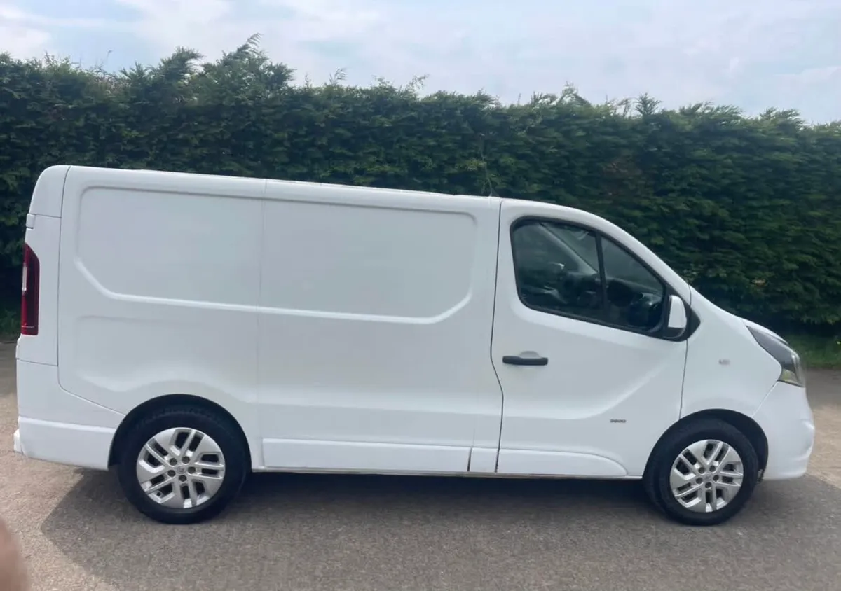 2015 Vauxhall vivaro - Image 2