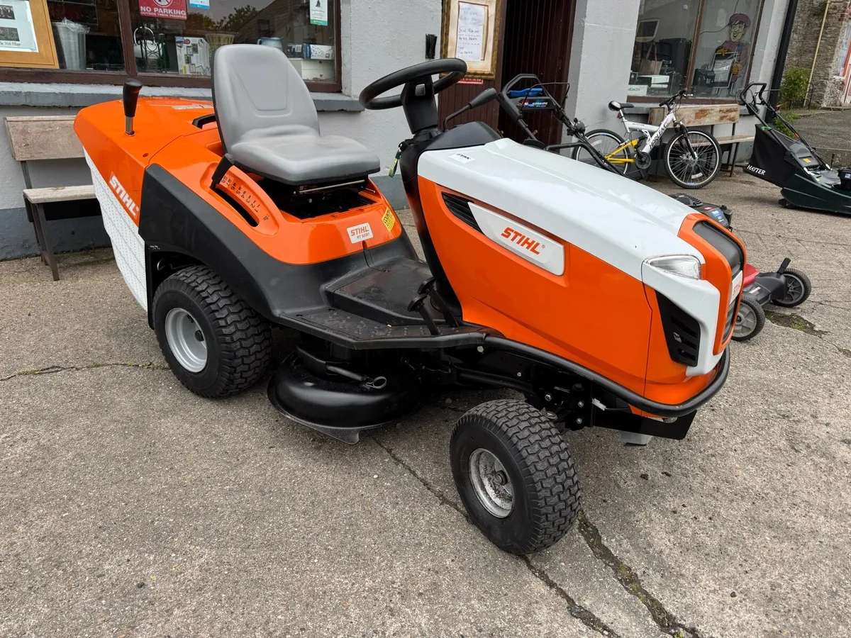 Stihl RT 5097 Ride on Tractor Lawnmower - Image 2
