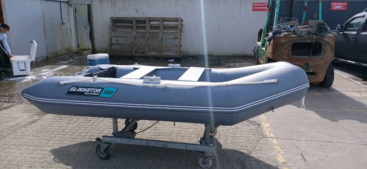 Gladiator  3m   Airdeck(REDUCED) - Image 1
