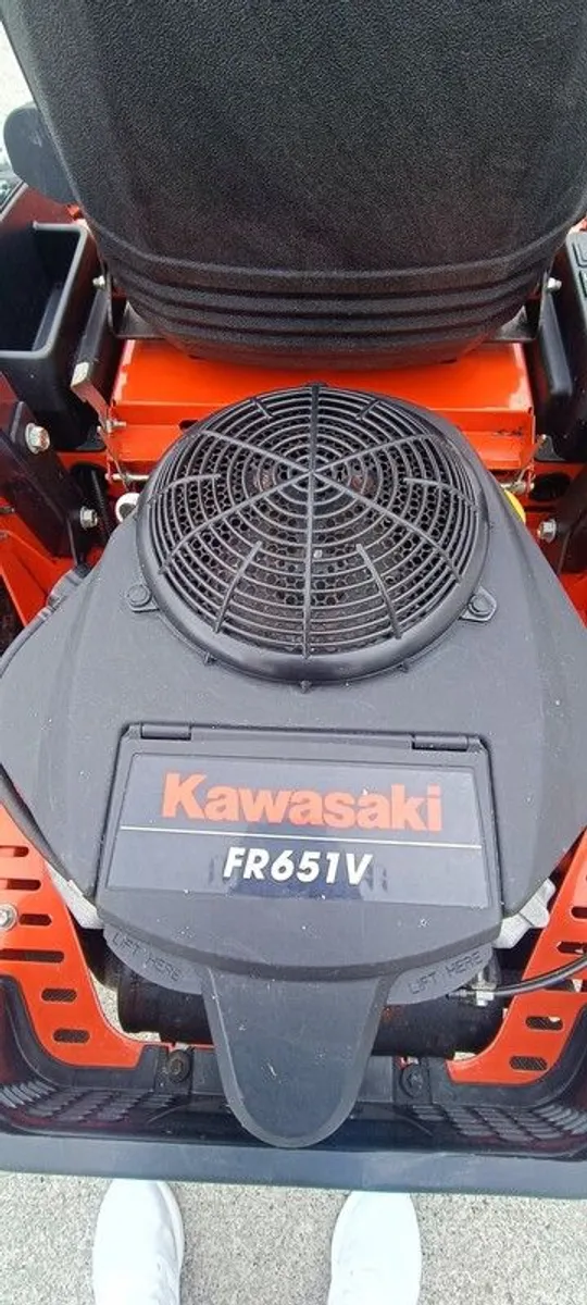 Kubota Z112r Lawnmower - Image 2