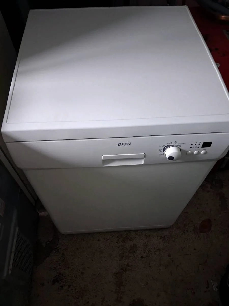 Dishwasher - Image 1