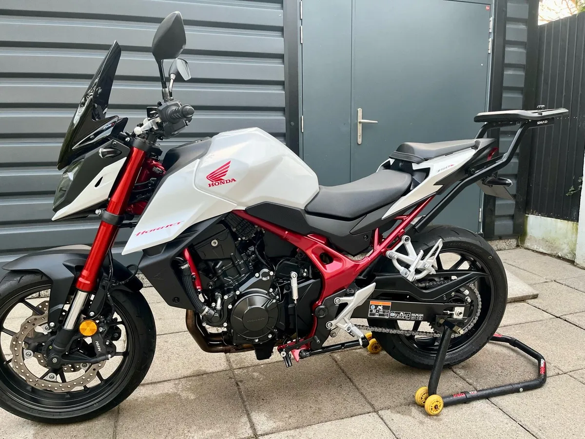 Honda Hornet 750 2024 - Image 1