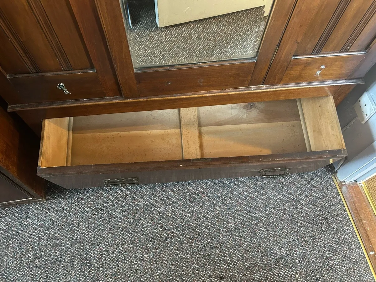 Wardrobe - Image 2