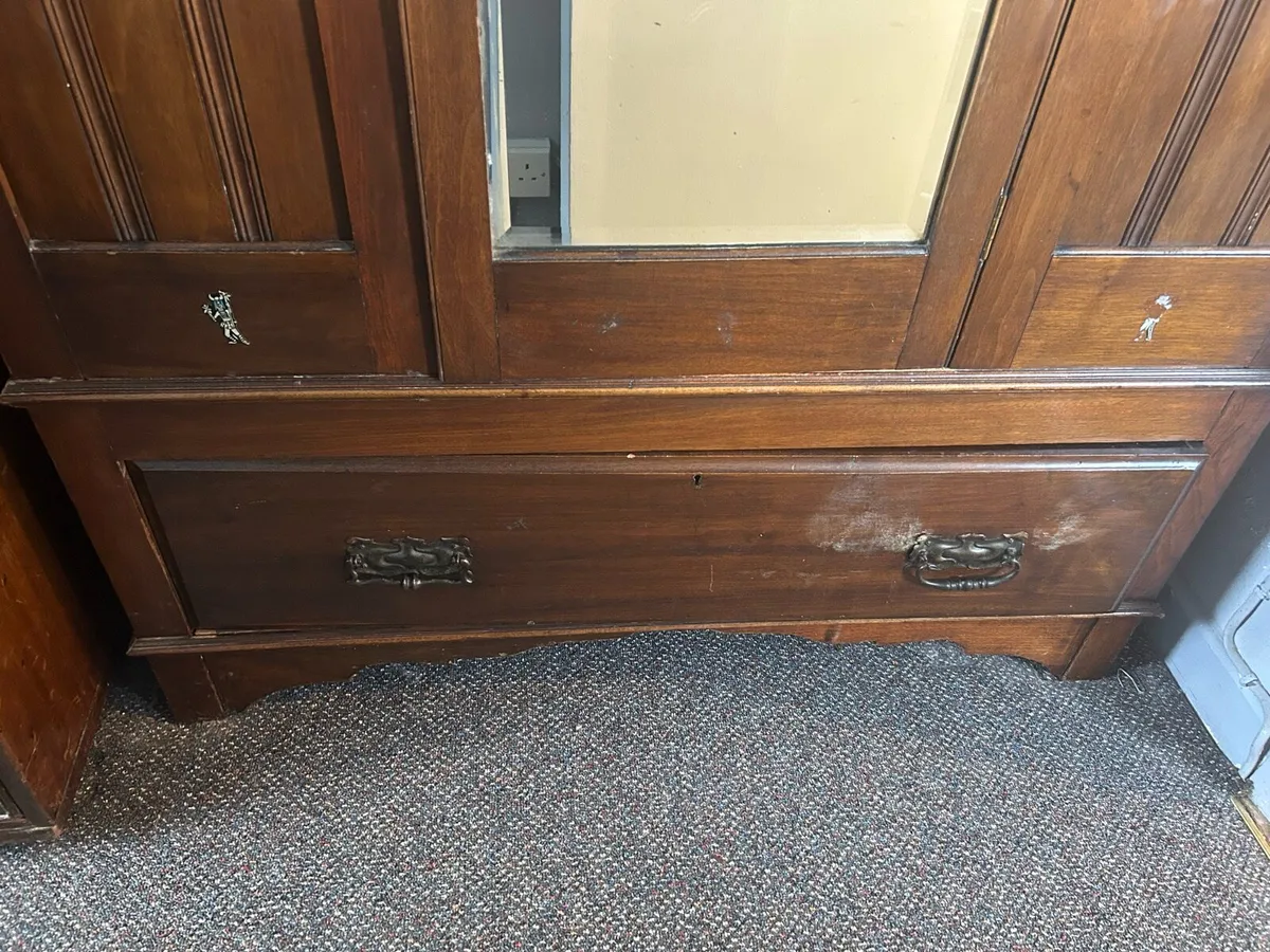 Wardrobe - Image 3