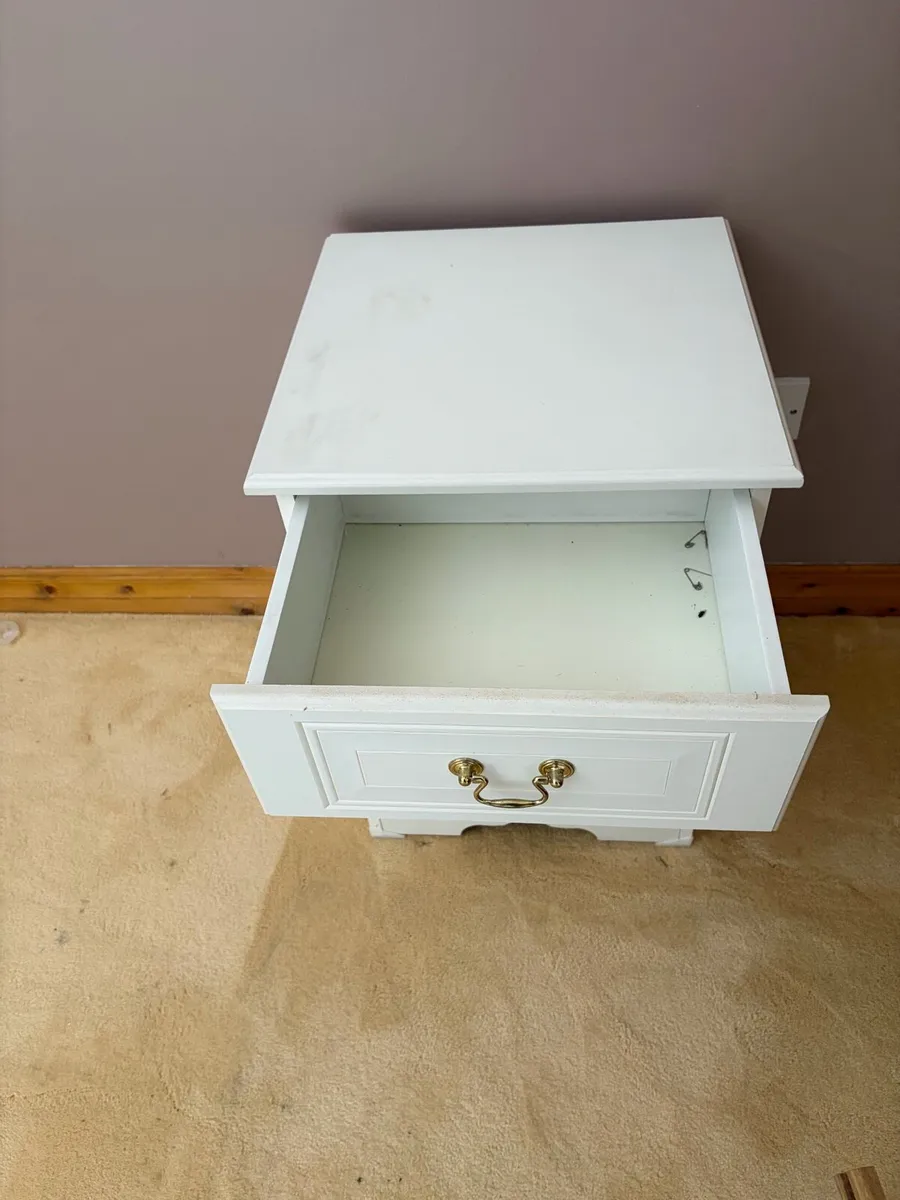 Two bedside lockers - Image 2