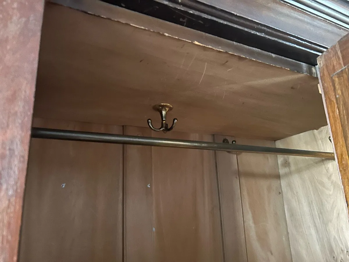 Wardrobe - Image 4
