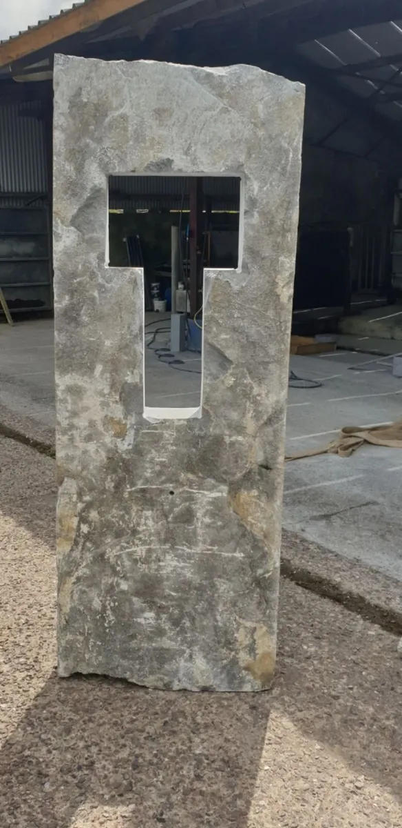 Limestone monolith - Image 2