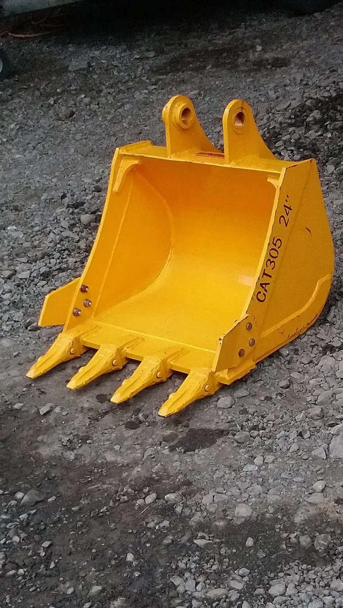 CAT DIGGING BUCKET 45mm pins 260c/c - Image 2