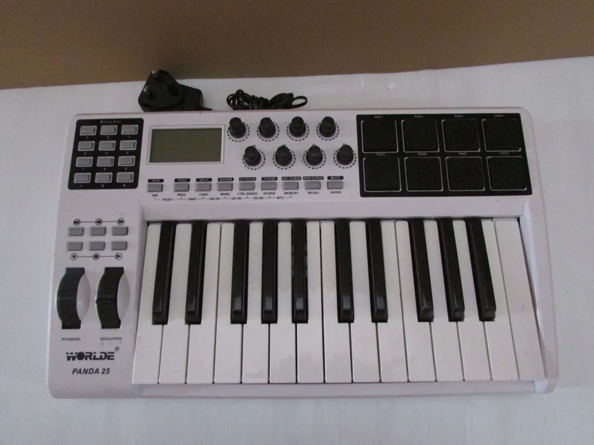 panda 25 Midi Controller - Image 1
