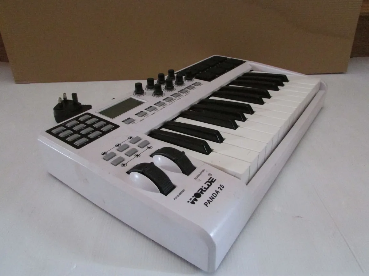 panda 25 Midi Controller - Image 3