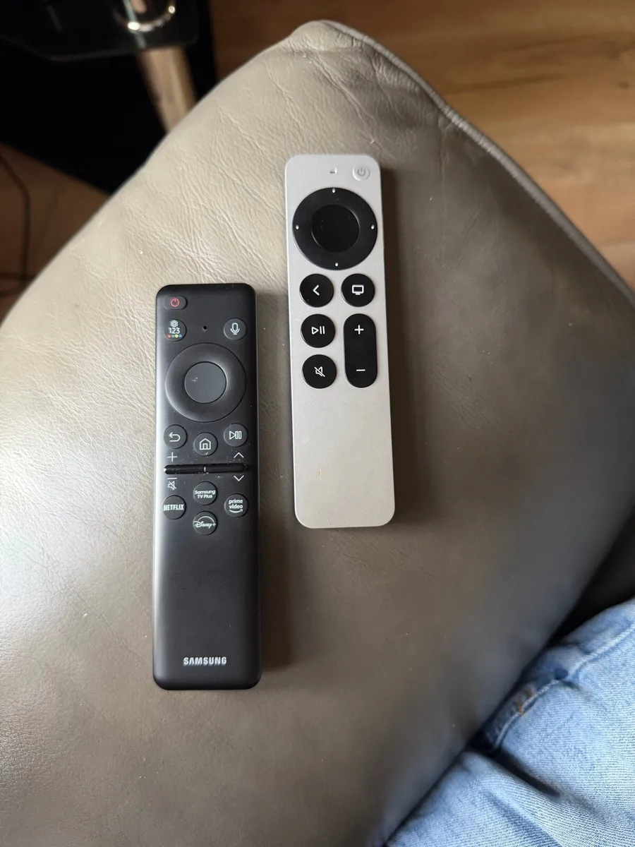 Samsung 55" QLED 4K Smart TV + APPLE TV 4K 2026 - Image 4