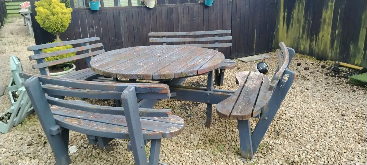 Garden bench and chair set - Image 1