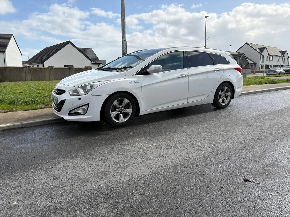 2013 Hyundai i40 - Image 1