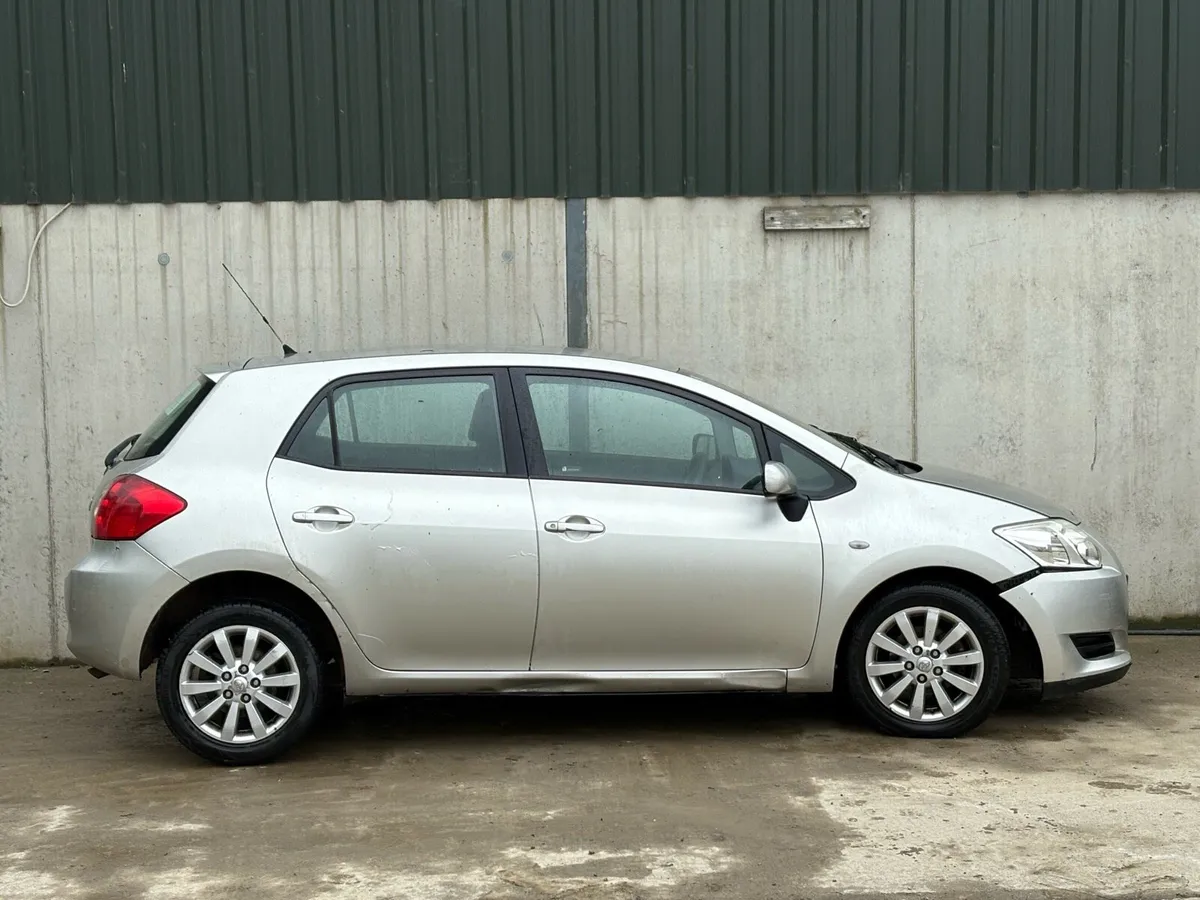 2009 Toyota Auris parts - Image 2