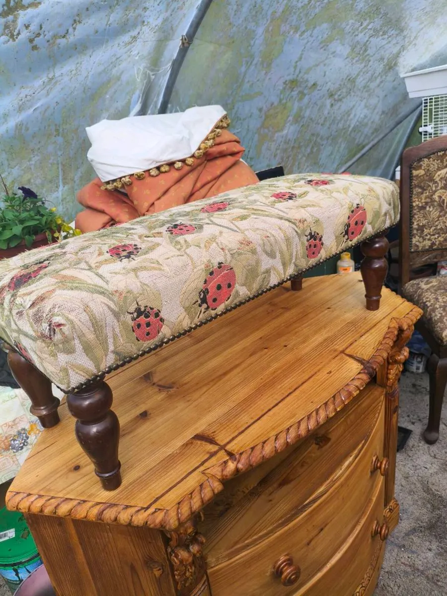 Beautiful old style lady bird foot stool 70 - Image 1