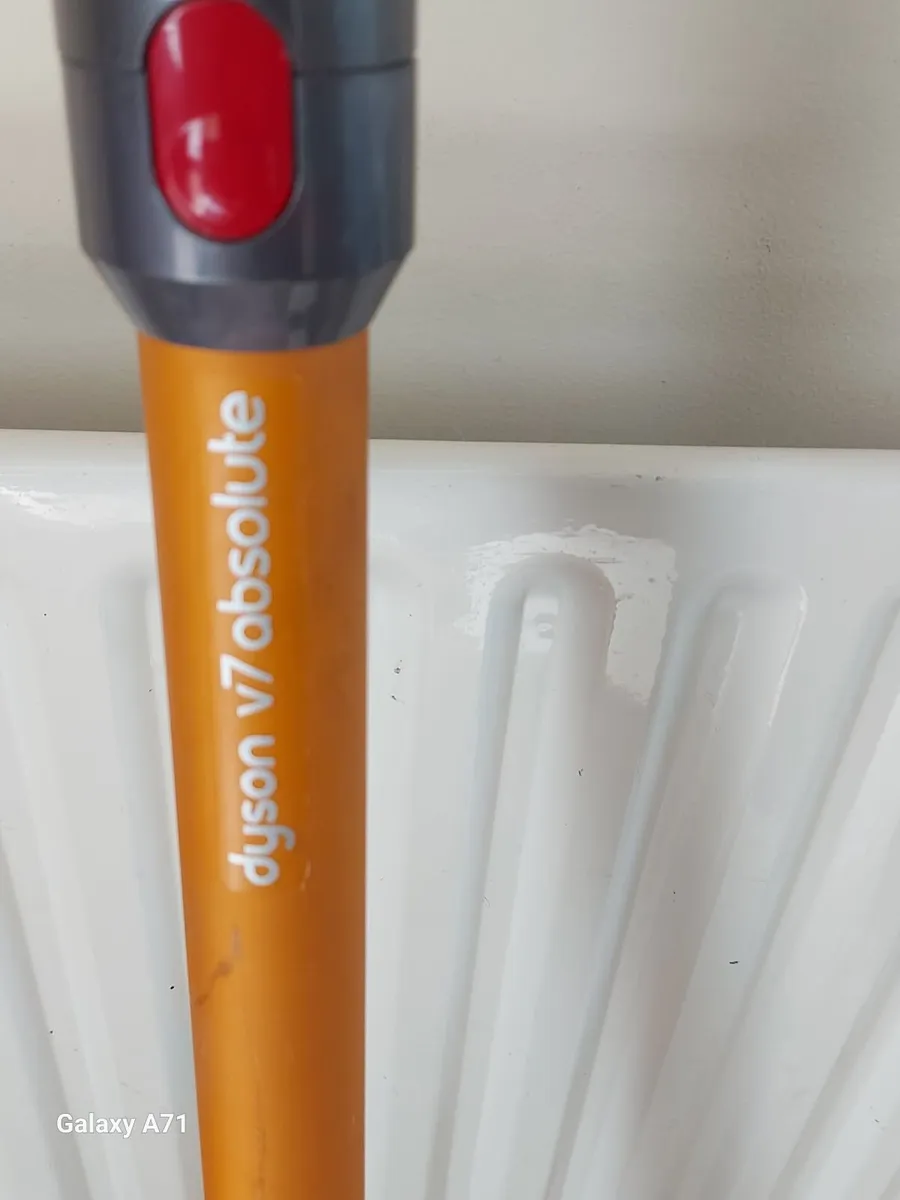 Dyson V7 Absolute cordless Vacuum Cleaner , in exc - Image 2