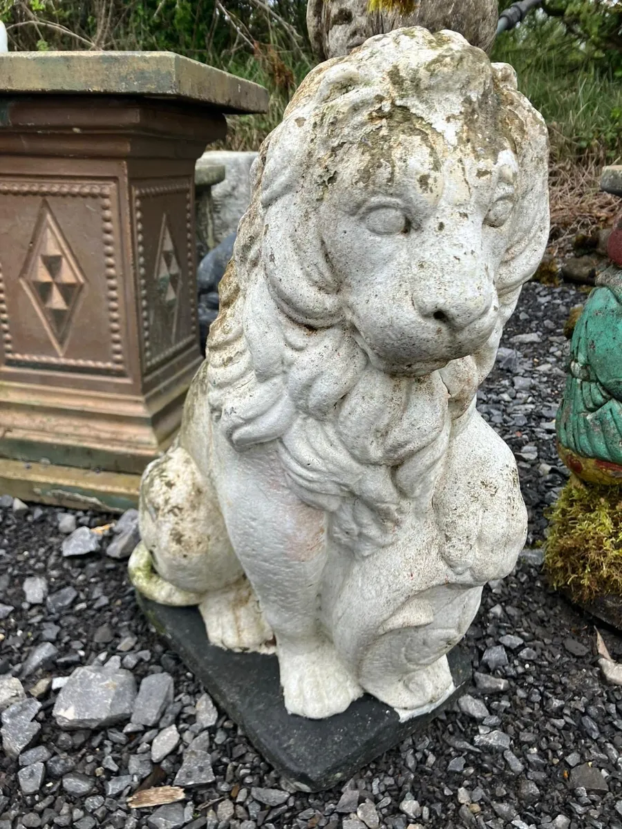 Garden statues - Image 1
