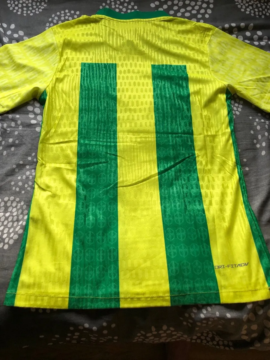 Brazil football jersey - Image 3