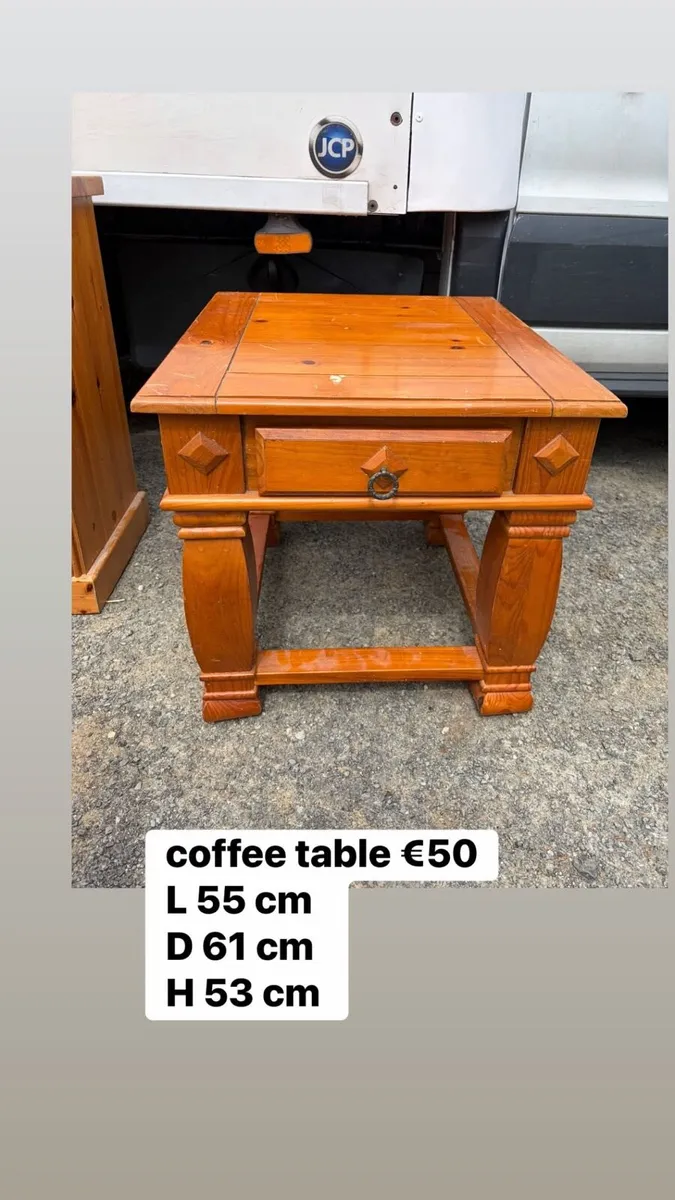 Solid wooden coffee table - Image 1